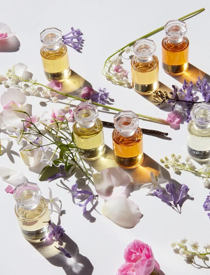 🌸 The Art of Wearing Perfume: How to Make Your Fragrances Last All Day